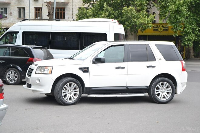 Land Rover Freelander 2007, 268,000 km - 3.2 l - Mingəçevir