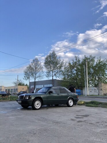Mercedes 190 1986, 886,666 km - 2.0 l - Bərdə