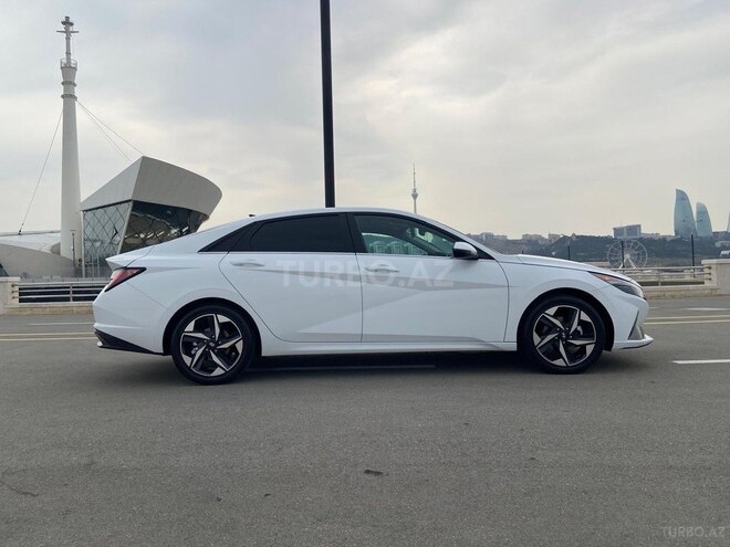 Hyundai Elantra 2023, 24,140 km - 1.6 l - Bakı