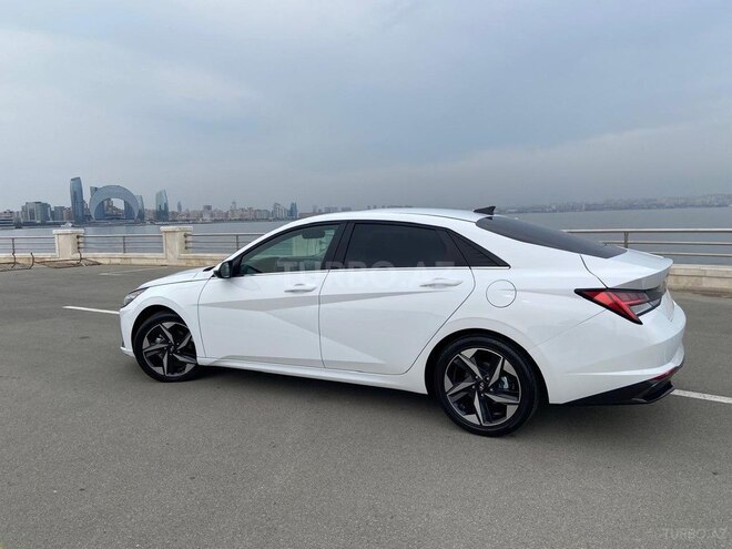 Hyundai Elantra 2023, 24,140 km - 1.6 l - Bakı