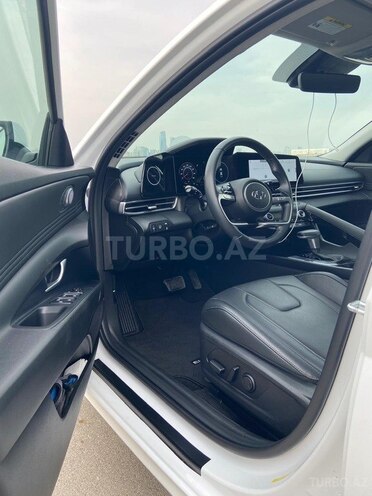 Hyundai Elantra 2023, 24,140 km - 1.6 l - Bakı