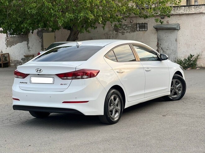 Hyundai Avante 2016, 186,800 km - 1.6 л - Bakı