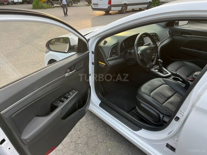 Hyundai Avante 2016, 186,800 km - 1.6 л - Bakı