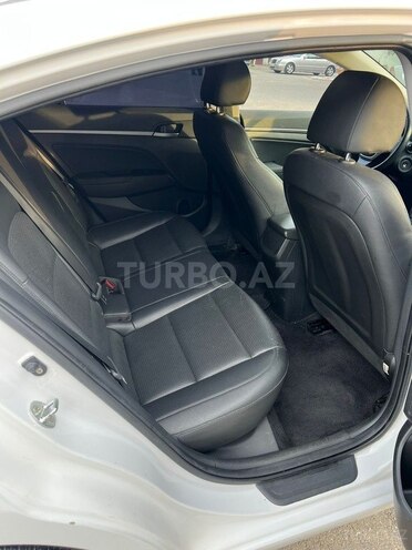 Hyundai Avante 2016, 186,800 km - 1.6 л - Bakı