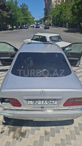 Mercedes E 230 1995, 439,000 km - 2.3 l - Bakı