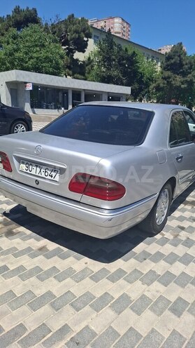 Mercedes E 230 1995, 439,000 km - 2.3 l - Bakı