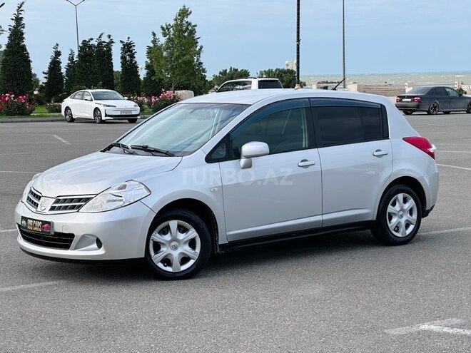 Nissan Tiida-6