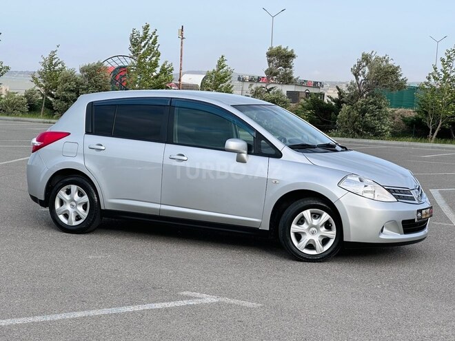 Nissan Tiida-9