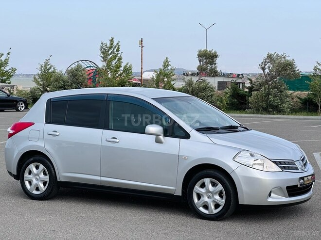 Nissan Tiida-19