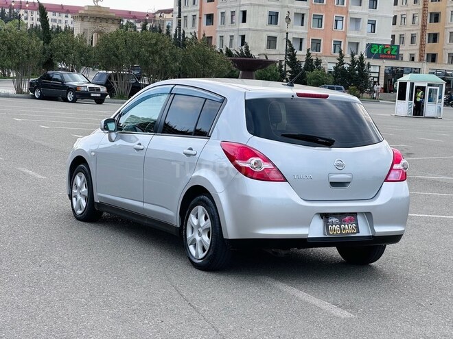 Nissan Tiida-26