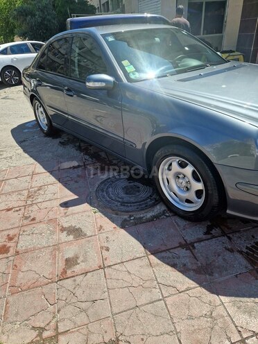 Mercedes E 220 d 2005, 306,000 km - 2.2 л - Bakı
