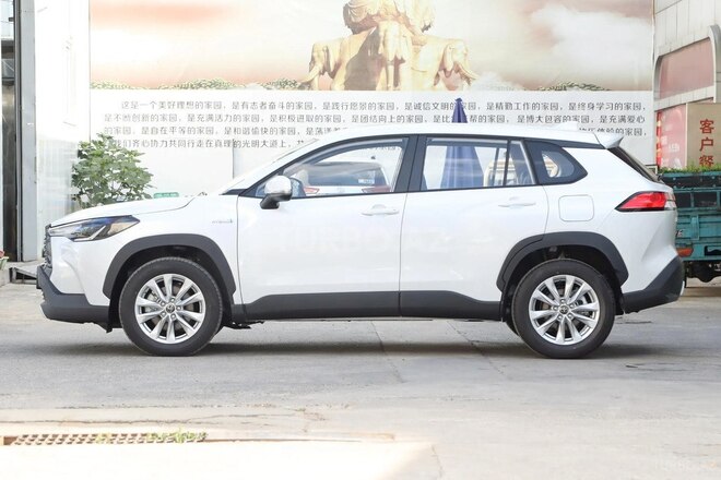Toyota Corolla Cross 2025, 0 km - 2.0 л - Bakı