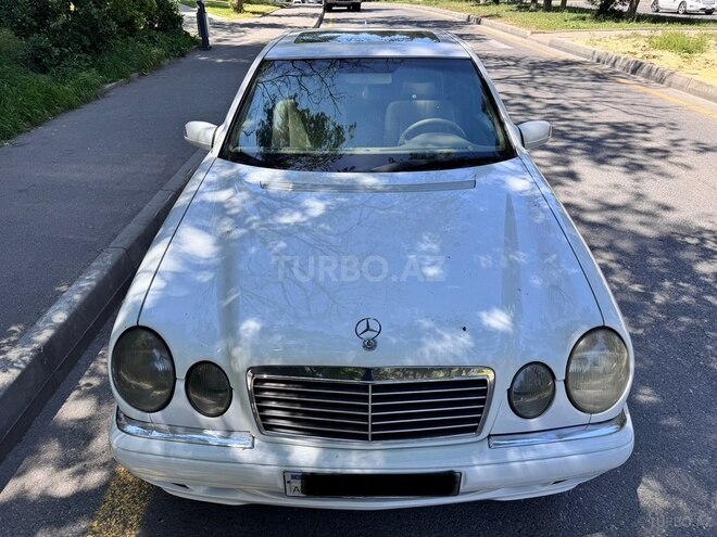 Mercedes E 240 1998, 289,000 km - 2.4 l - Bakı