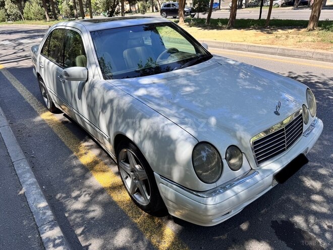 Mercedes E 240 1998, 289,000 km - 2.4 l - Bakı