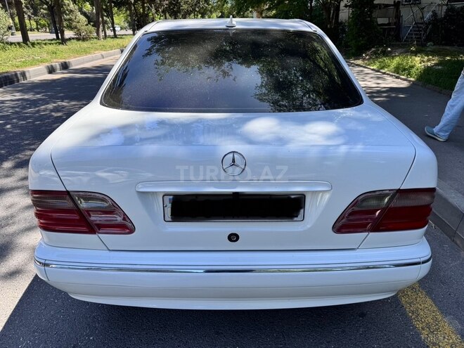 Mercedes E 240 1998, 289,000 km - 2.4 l - Bakı