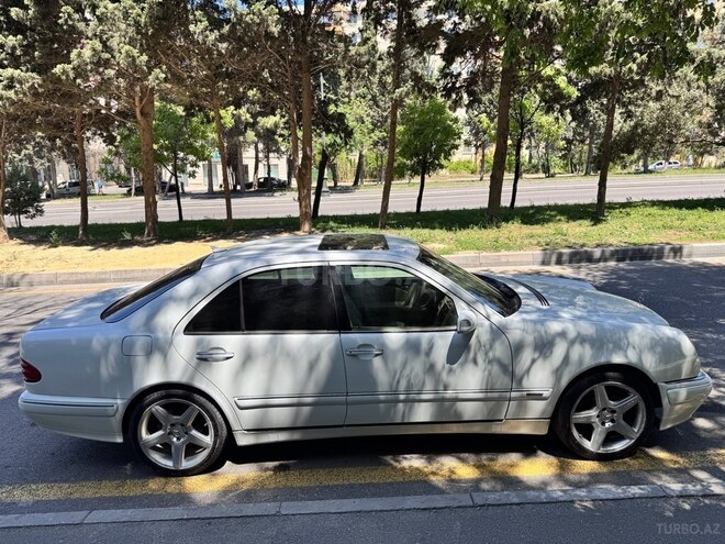 Mercedes E 240 1998, 289,000 km - 2.4 l - Bakı