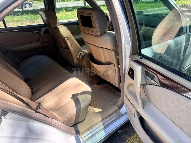 Mercedes E 240 1998, 289,000 km - 2.4 l - Bakı