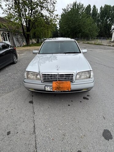 Mercedes C 220 1995, 334,000 km - 2.2 l - Qəbələ
