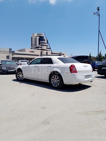 Chrysler 300C 2005, 299,999 km - 5.7 l - Xırdalan
