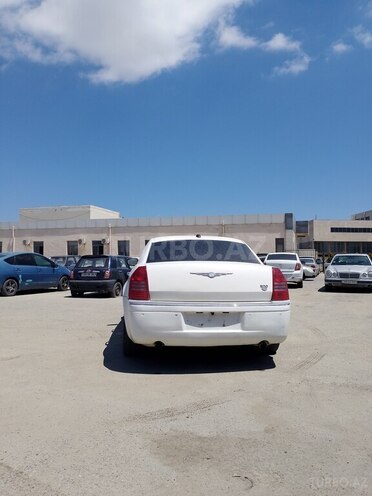 Chrysler 300C 2005, 299,999 km - 5.7 l - Xırdalan