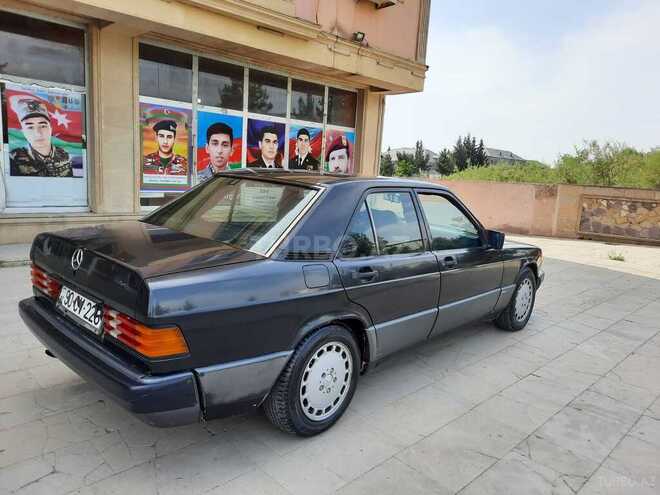 Mercedes 190 1990, 68,000 km - 2.3 l - Salyan