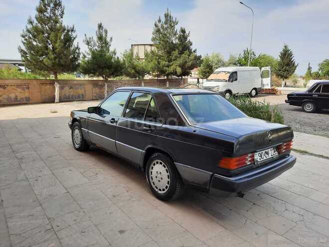 Mercedes 190 1990, 68,000 km - 2.3 l - Salyan