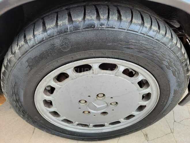 Mercedes 190 1990, 68,000 km - 2.3 l - Salyan