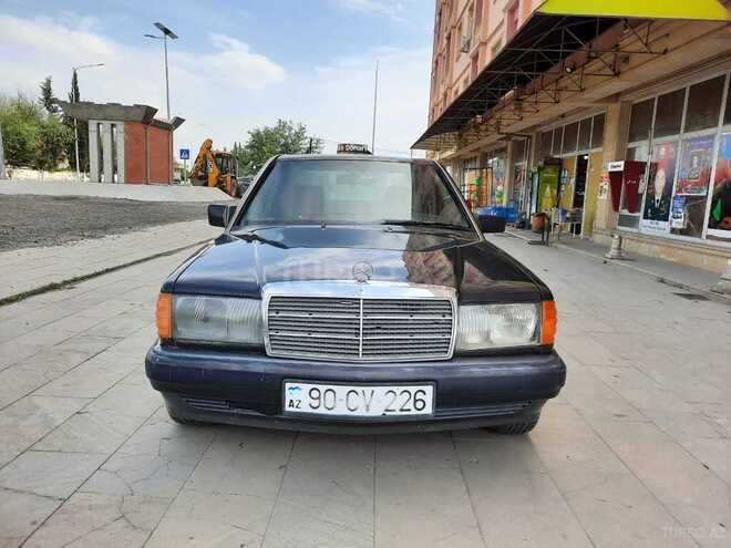 Mercedes 190 1990, 68,000 km - 2.3 l - Salyan