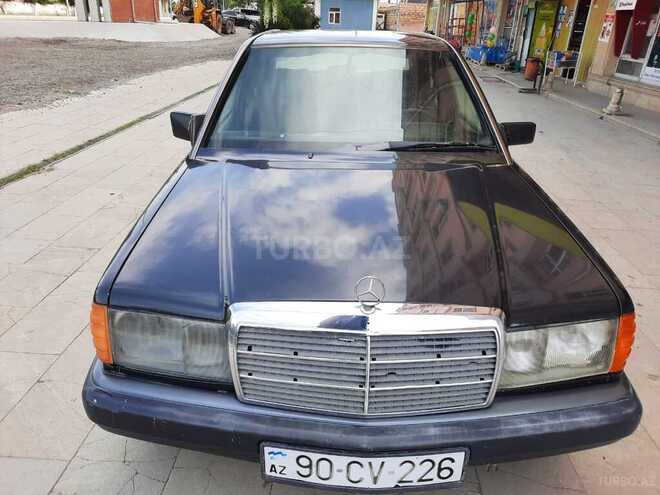 Mercedes 190 1990, 68,000 km - 2.3 l - Salyan