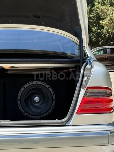 Mercedes E 240 2002, 143,000 km - 2.4 l - Bakı