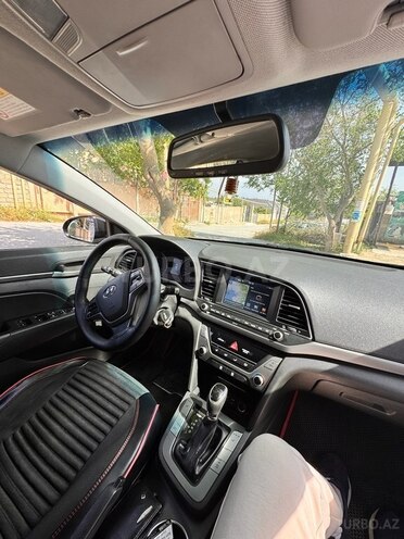 Hyundai Avante 2016, 214,000 km - 1.6 л - Bakı