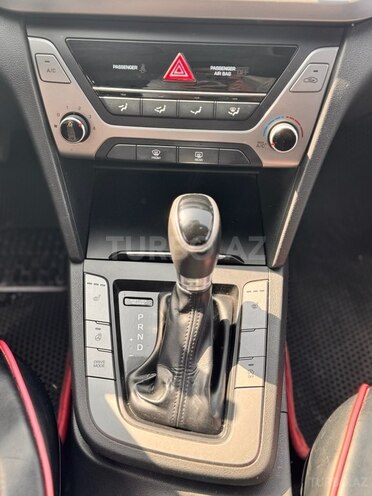 Hyundai Avante 2016, 214,000 km - 1.6 л - Bakı