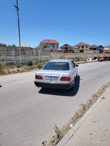 Mercedes E 230 1997, 293,000 km - 2.3 l - Bakı