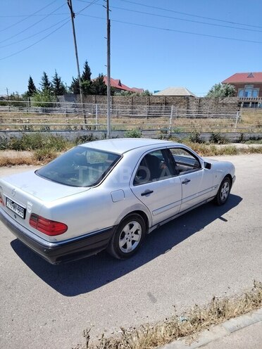 Mercedes E 230 1997, 293,000 km - 2.3 l - Bakı