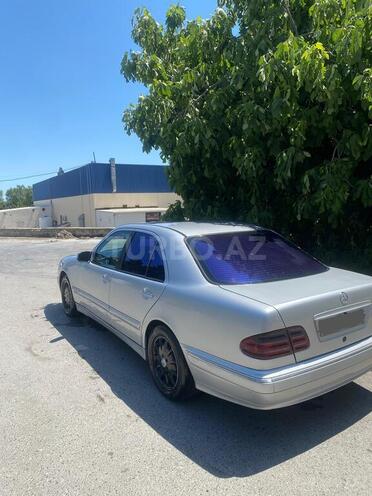 Mercedes E 220 d 2001, 700,000 km - 2.2 л - Astara