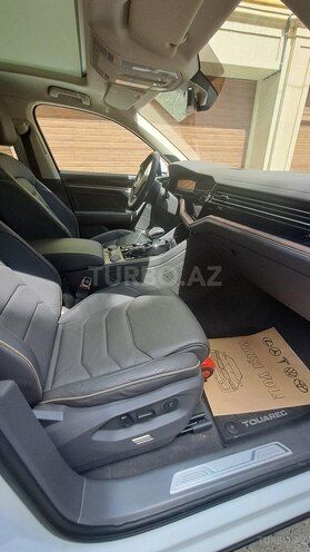Volkswagen Touareg 2019, 24,800 km - 3.0 л - Bakı