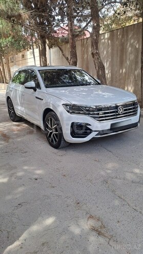 Volkswagen Touareg 2019, 24,800 km - 3.0 л - Bakı