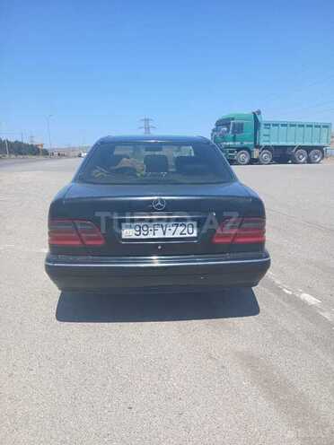 Mercedes E 220 d 2001, 555,699 km - 2.2 л - Bakı