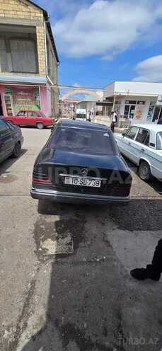 Mercedes E 220 d 1995, 300,000 km - 2.2 l - Quba