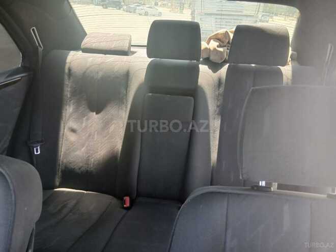 Mercedes E 220 d 2001, 555,699 km - 2.2 л - Bakı