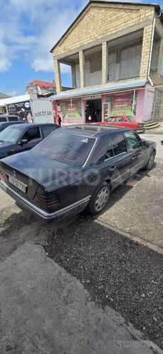 Mercedes E 220 d 1995, 300,000 km - 2.2 l - Quba