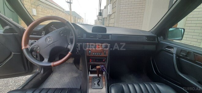 Mercedes E 220 1995, 345,000 km - 2.2 l - Bakı