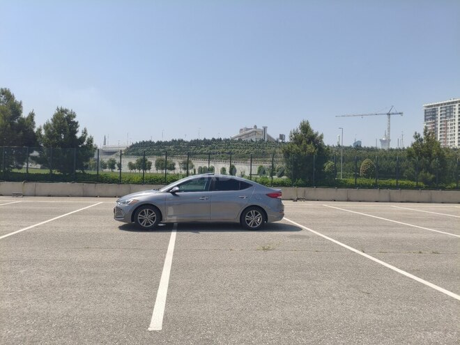 Hyundai Elantra 2018, 84,000 km - 2.0 л - Bakı