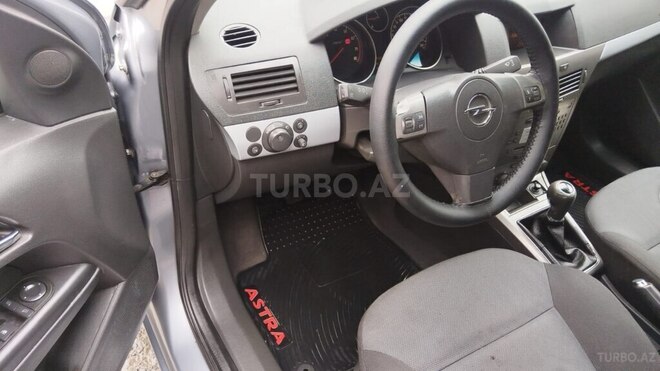 Opel Astra 2006, 183,000 km - 1.4 l - Göyçay