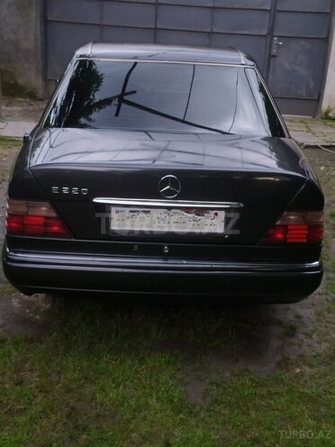 Mercedes E 220 1994, 572,221 km - 2.2 л - Balakən