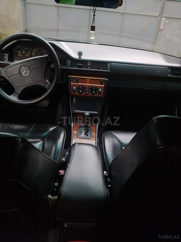Mercedes E 220 1994, 572,221 km - 2.2 л - Balakən
