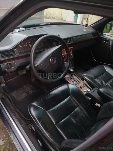 Mercedes E 220 1994, 572,221 km - 2.2 л - Balakən