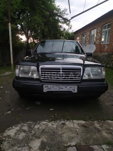 Mercedes E 220 1994, 572,221 km - 2.2 л - Balakən