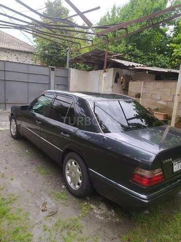 Mercedes E 220 1994, 572,221 km - 2.2 л - Balakən