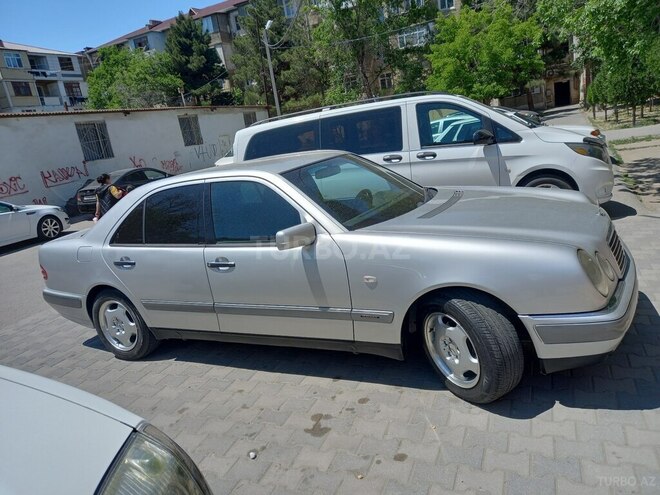 Mercedes E 240 1998, 186,000 km - 2.4 l - Bakı